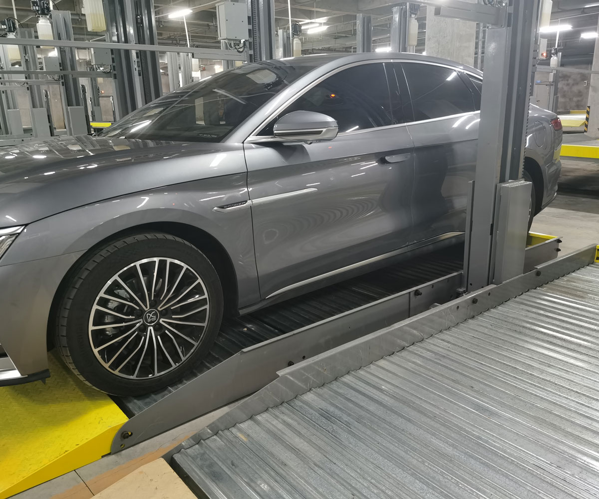 富源學(xué)校周邊停車庫